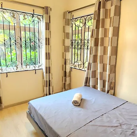 Number 1, Ground Floor Apartment Pereybere Beach Exterior photo